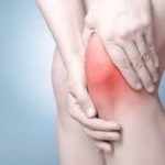 膝の痛みに関連する原因にはこの理由があります